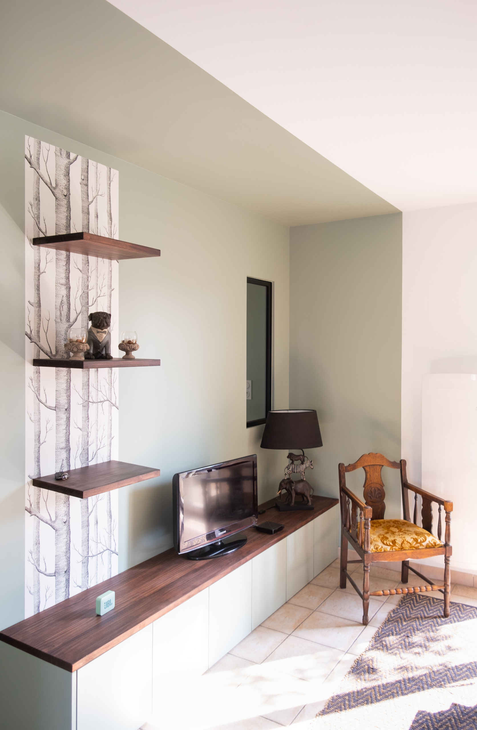 おしゃれなリビング 白い壁 壁紙 のインテリア画像 75選 22年3月 Houzz ハウズ