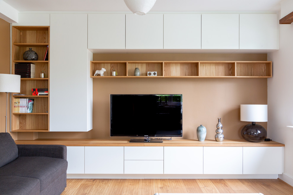 Immagine di un soggiorno minimal di medie dimensioni