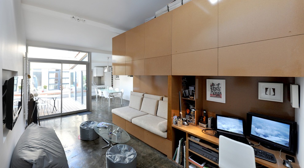 Modernes Wohnzimmer in Bordeaux