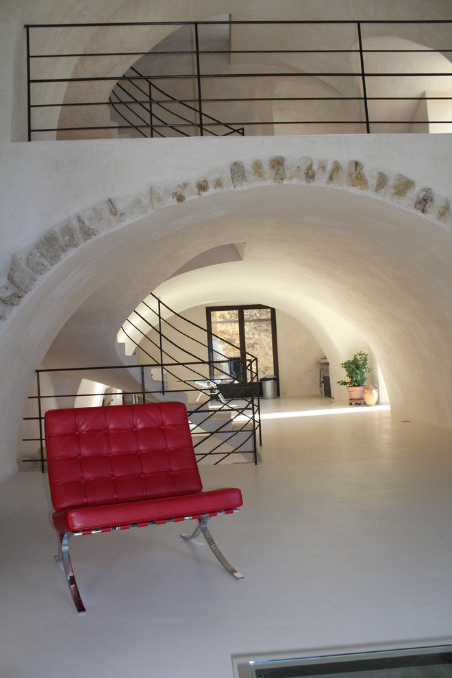 This is an example of a mediterranean living room in Marseille.