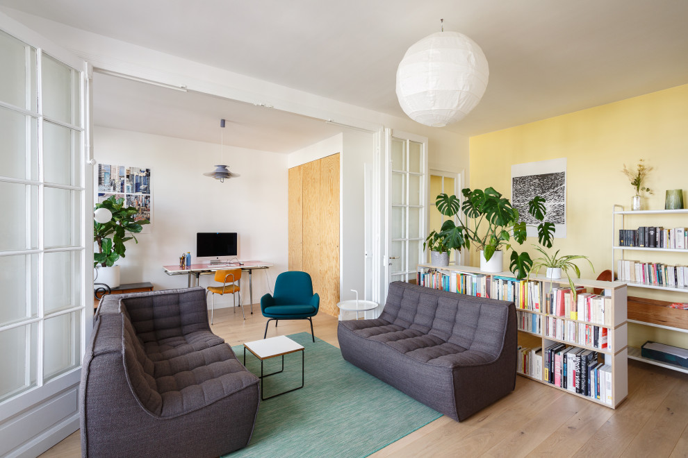 Свежая идея для дизайна: гостиная комната среднего размера в скандинавском стиле - отличное фото интерьера