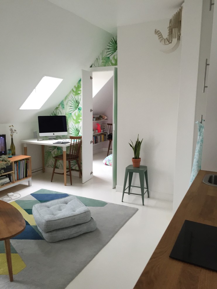Living room - small scandinavian white floor and linoleum floor living room idea in Paris with white walls