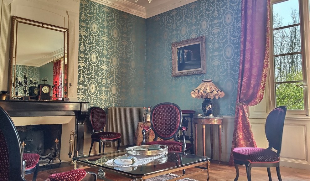 Photo of a classic living room in Nantes.