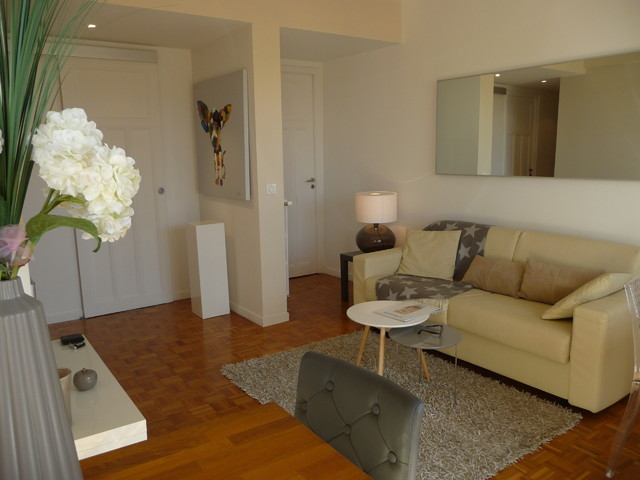 Renovation Totale Appartement T3 Contemporain Salon Lyon Par Laurence Brun Decoration Houzz