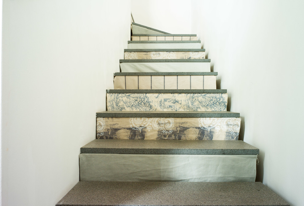 ヴェネツィアにあるシャビーシック調のおしゃれな階段の写真