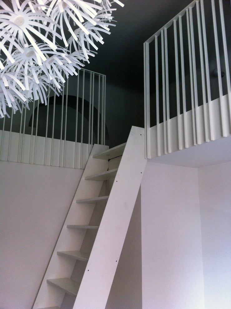 Inspiration for a contemporary staircase remodel in Milan