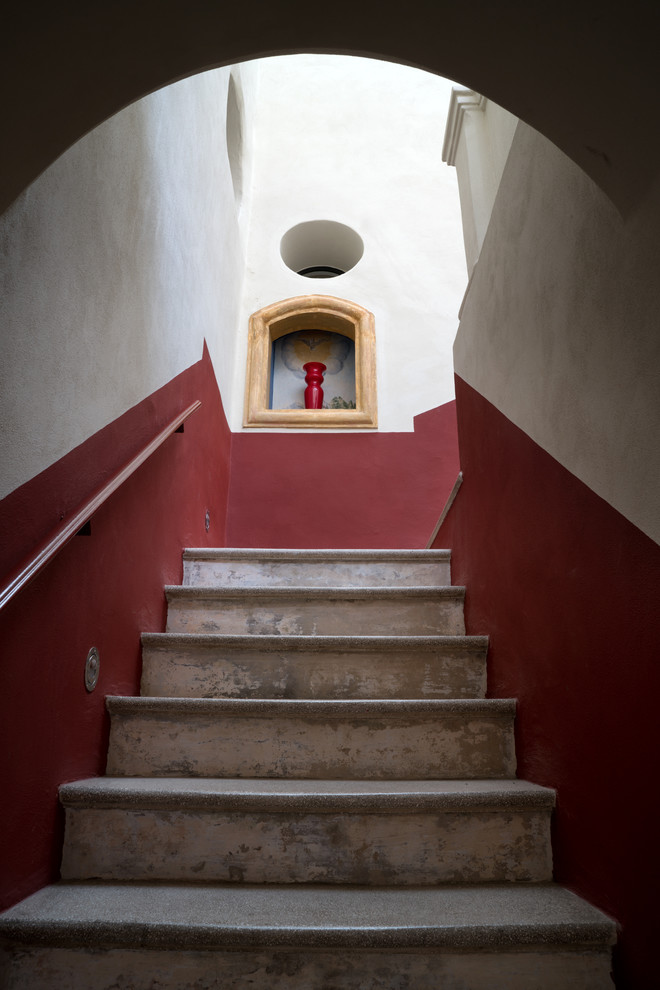 Aménagement d'un escalier méditerranéen.