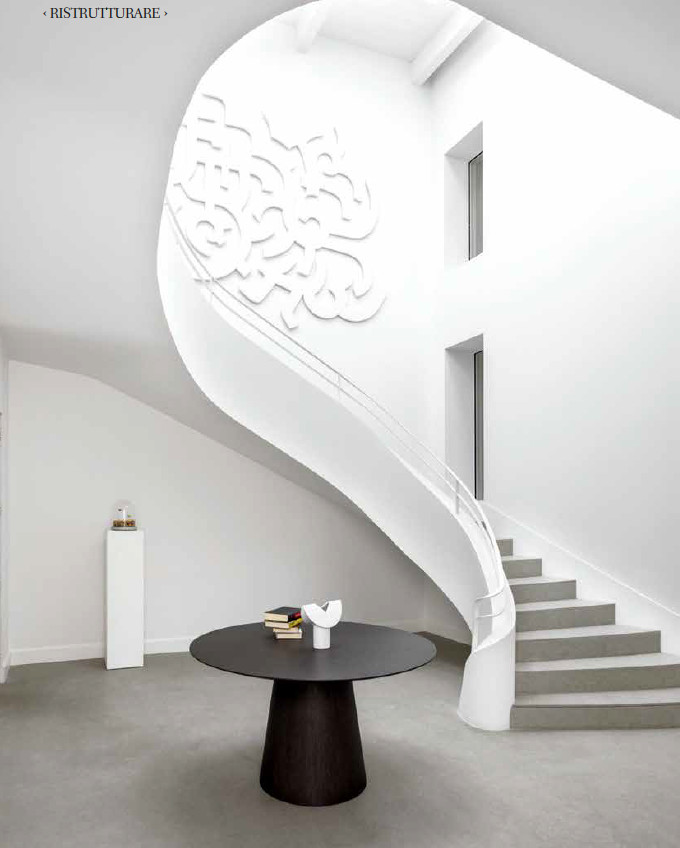 Inspiration for a contemporary staircase in Naples.