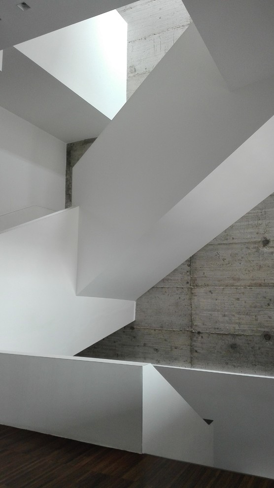 Example of a trendy staircase design in Milan