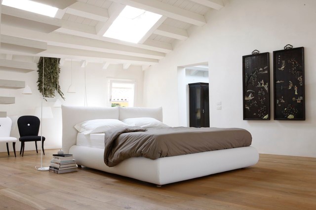 Bett mit wohlig-weicher Polsterung - SI-MPRI - Beach Style - Bedroom -  Munich - by Signature Home Collection | Houzz