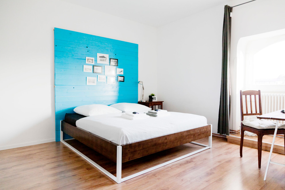 フランクフルトにある北欧スタイルのおしゃれな寝室