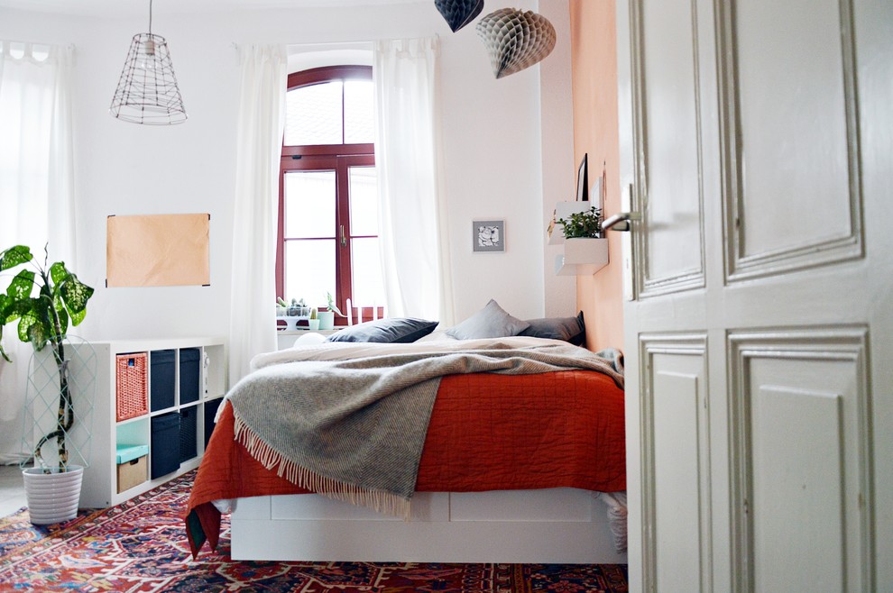 デュッセルドルフにあるコンテンポラリースタイルのおしゃれな寝室のインテリア