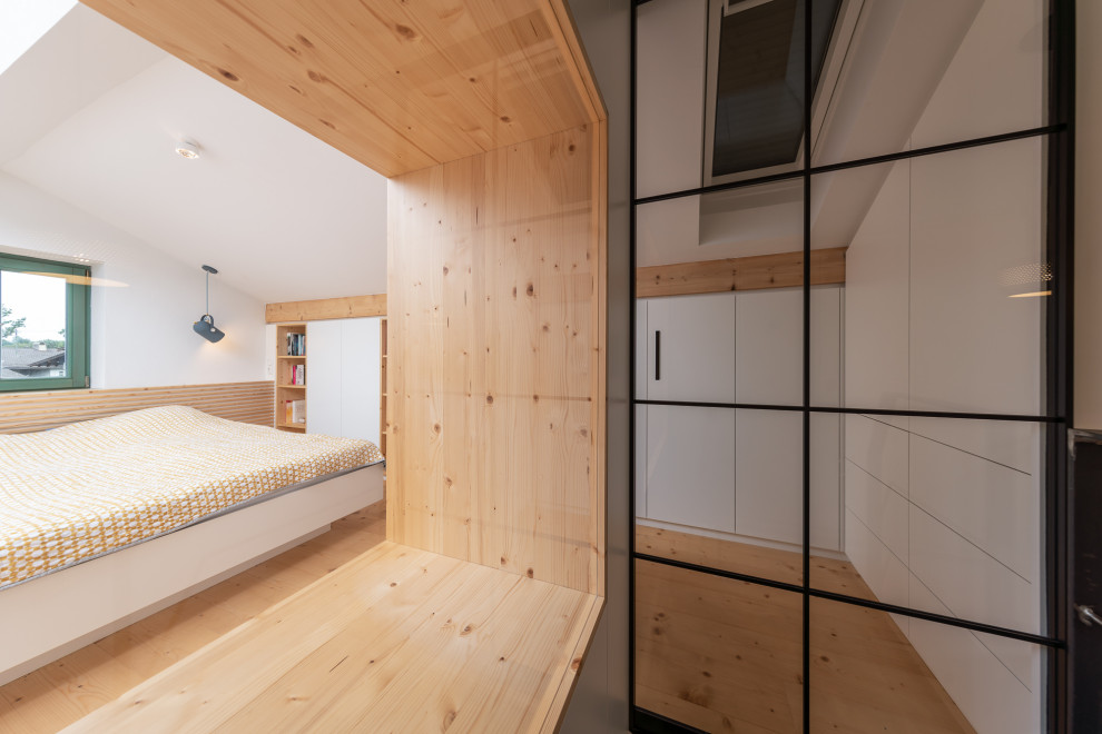 Design ideas for a contemporary bedroom in Munich.