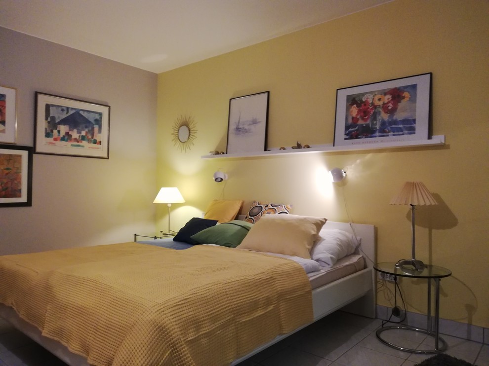フランクフルトにある広いコンテンポラリースタイルのおしゃれな寝室のレイアウト