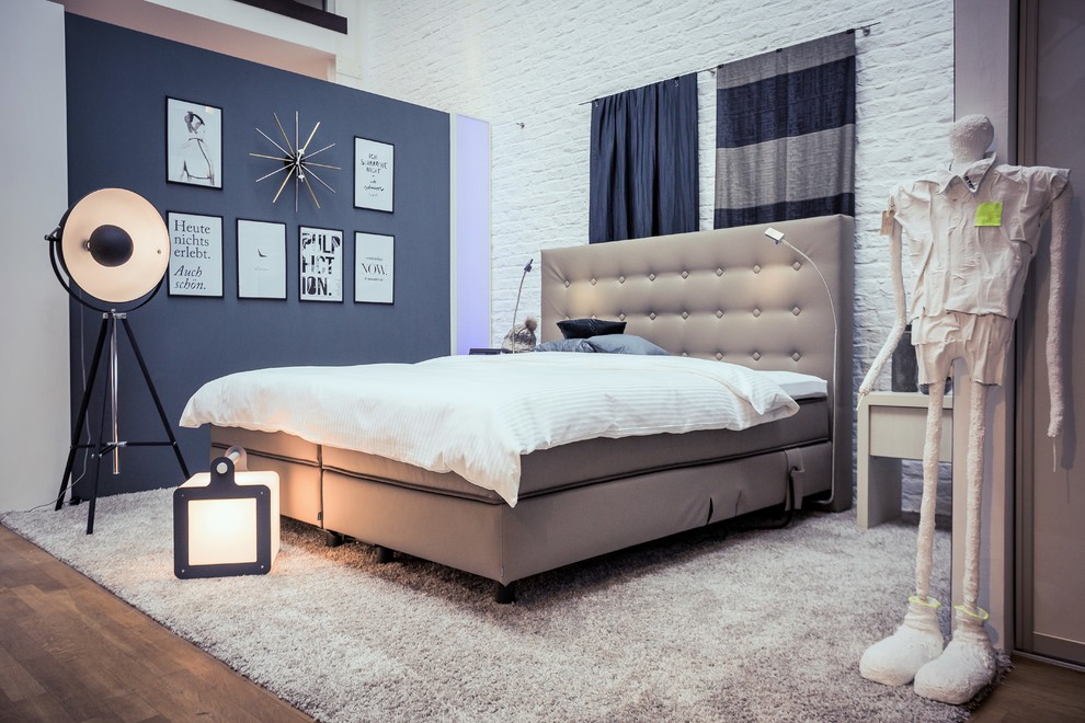 Источник вдохновения для домашнего уюта: спальня среднего размера на антресоли в скандинавском стиле с ковровым покрытием
