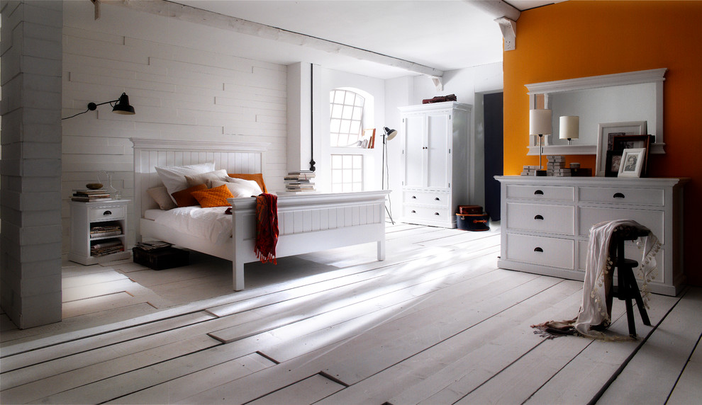 Идея дизайна: спальня среднего размера на антресоли в современном стиле с белыми стенами