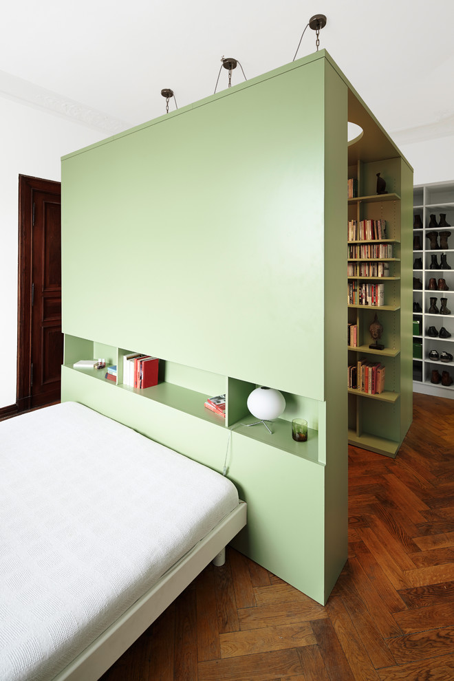 Schlafbereich mit integrierter Ablage - Contemporary - Bedroom - Berlin