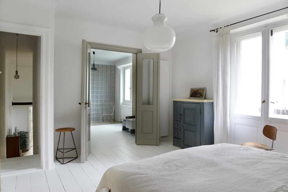 Design ideas for a scandinavian bedroom in Berlin.