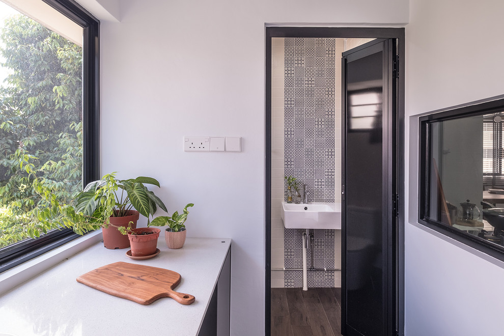 This is an example of a modern utility room in Singapore.