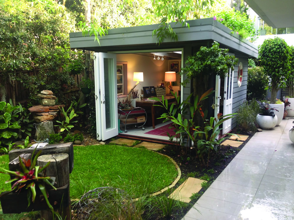 Freistehendes, Kleines Stilmix Gartenhaus als Arbeitsplatz, Studio oder Werkraum in Sydney