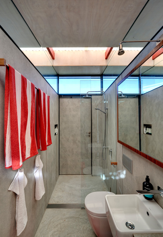 This is an example of a small contemporary bathroom in Sydney.