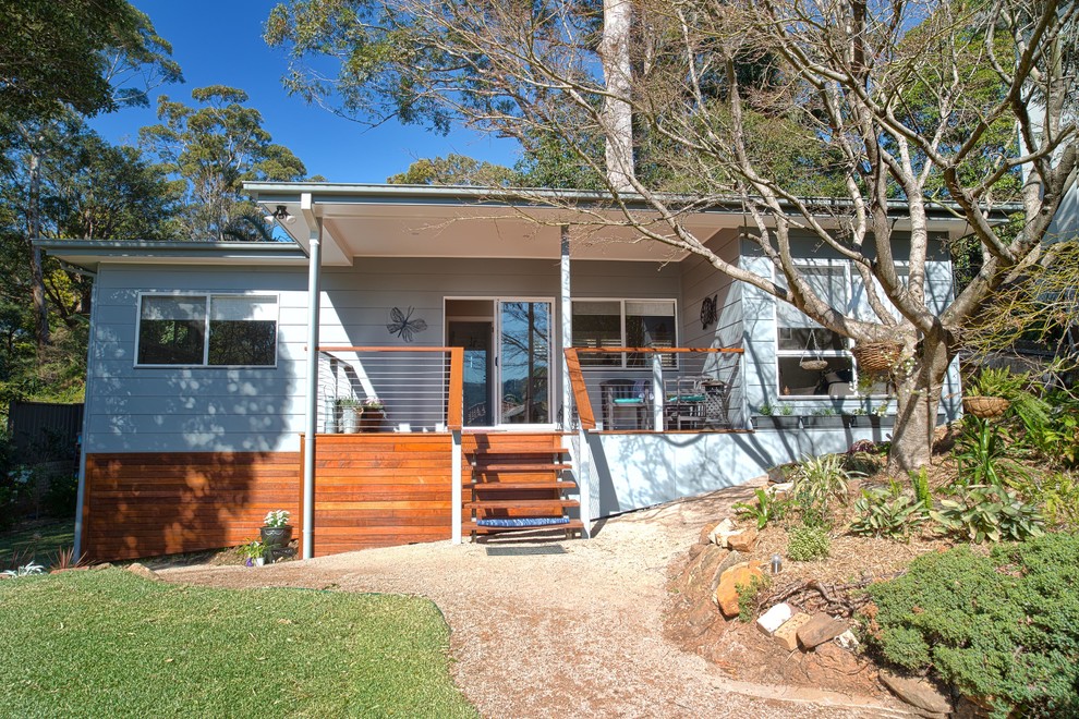 Photo of a small contemporary detached guesthouse in Wollongong.
