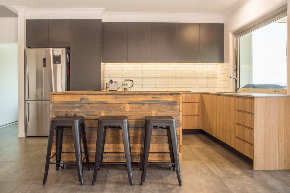 Medium sized contemporary kitchen in Sunshine Coast.