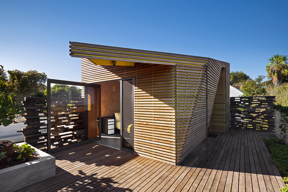 Contemporary detached guesthouse in Perth.