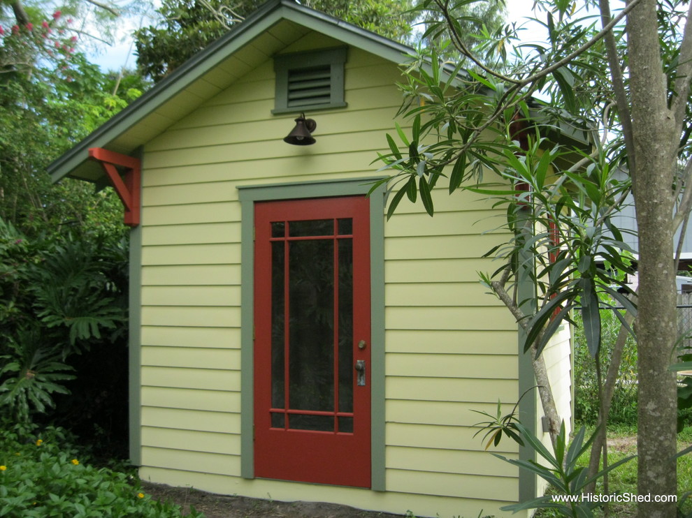 Small classic detached office/studio/workshop in Tampa.