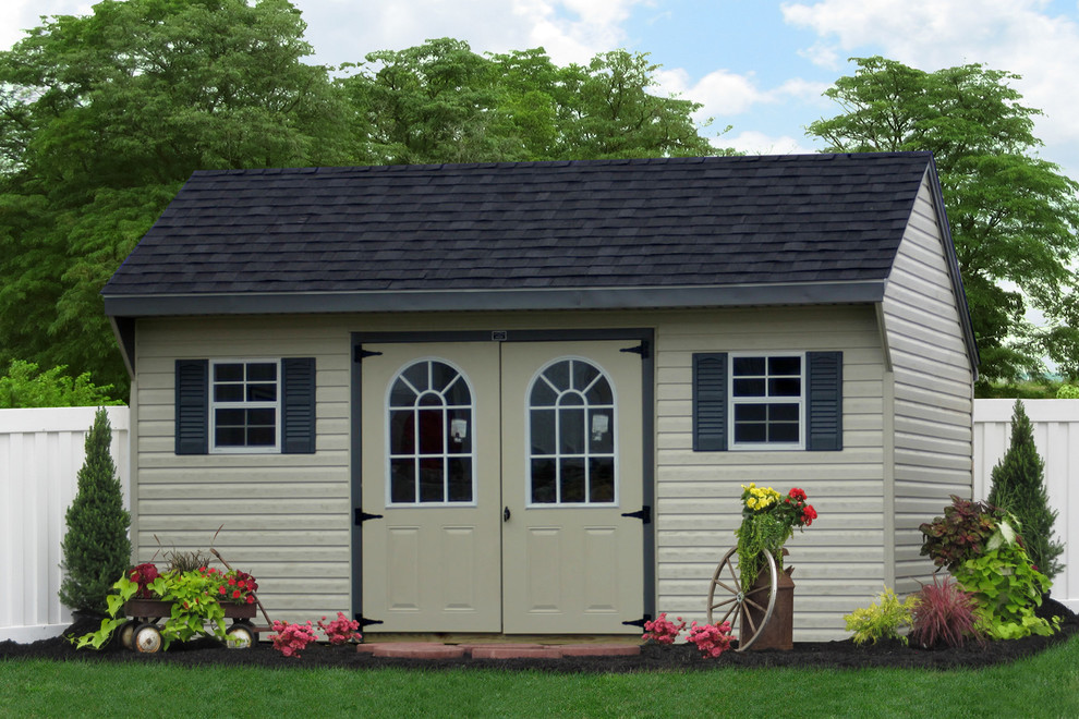 Design ideas for a traditional garden shed and building in Philadelphia.