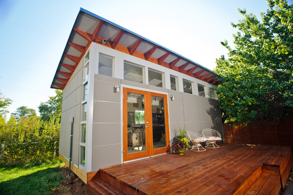 Inspiration pour un abri de jardin séparé design avec un bureau, studio ou atelier.