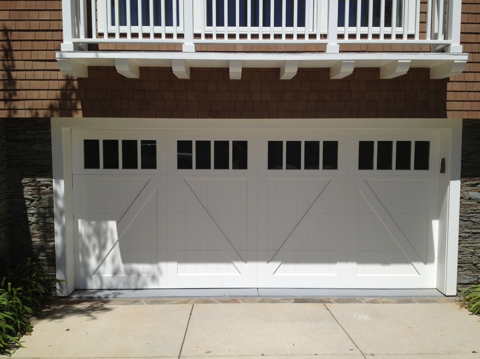 Beach Cottage Wood Carriage House, Dyer S Garage Doors