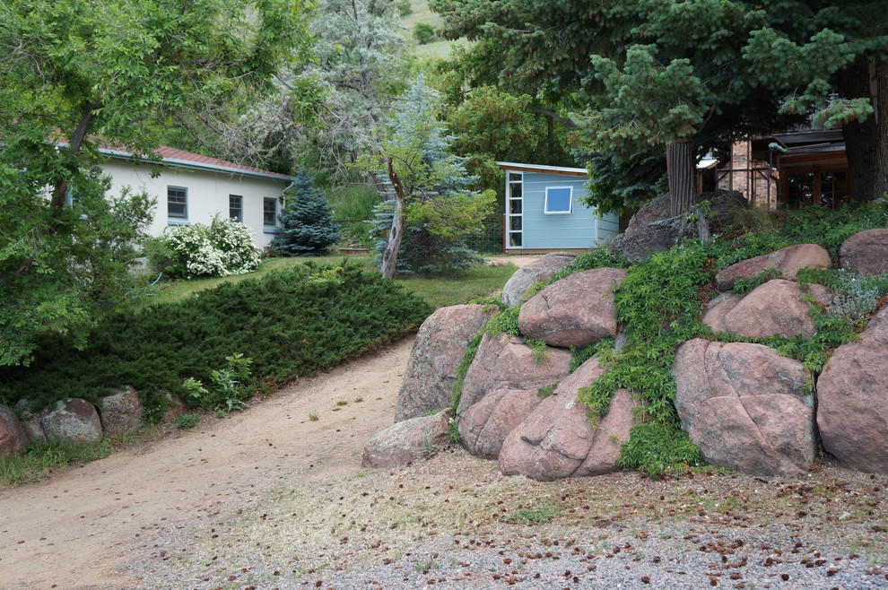 デンバーにあるコンテンポラリースタイルのおしゃれな物置小屋・庭小屋の写真