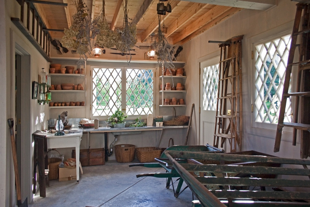 Farmhouse shed photo in Boston