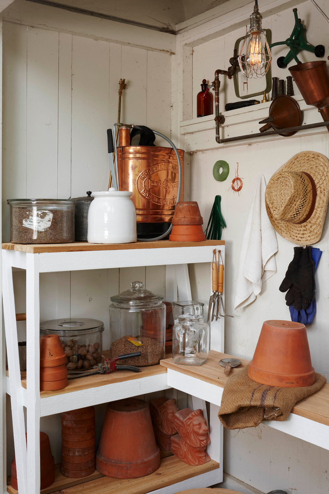 Inspiration for a timeless garden shed remodel in Detroit