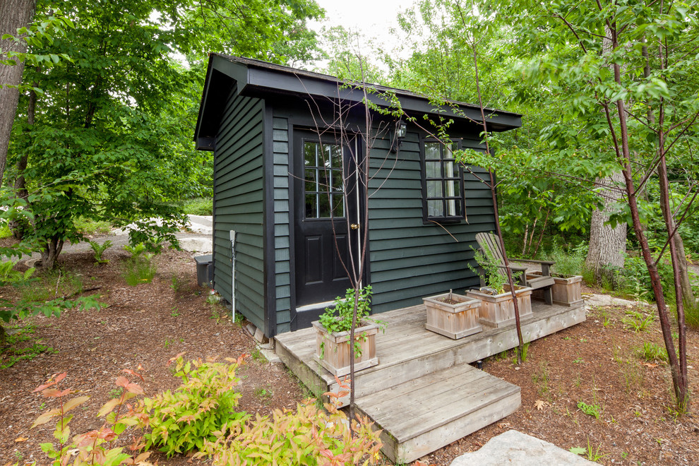 Design ideas for a small classic detached garden shed and building in Toronto.