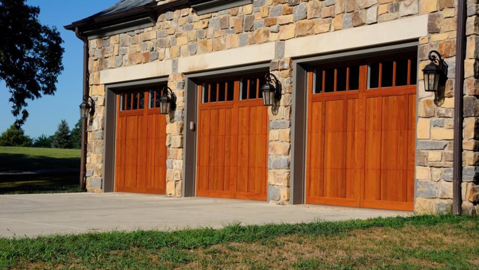 C.H.I. Garage Doors Abri Autres périmètres par Thomas V. Giel