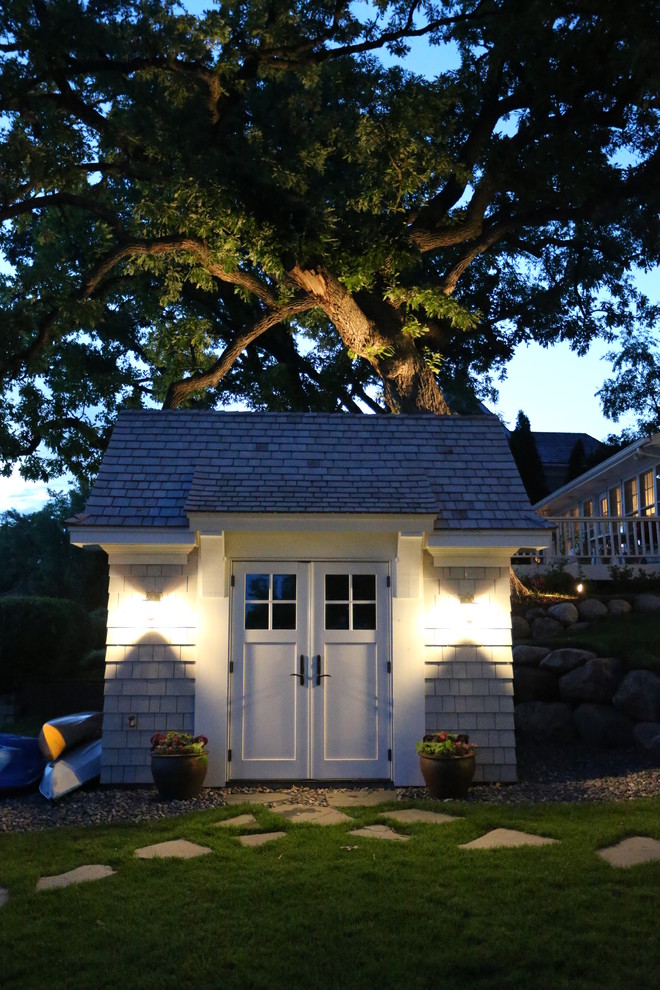 ミネアポリスにあるエクレクティックスタイルのおしゃれな物置小屋・庭小屋の写真