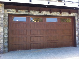 Clopay Gallery Series Ultra Grain Garage Doors Klassisch Gartenhaus Vancouver Von Tedford Overhead Doors And Gates Houzz