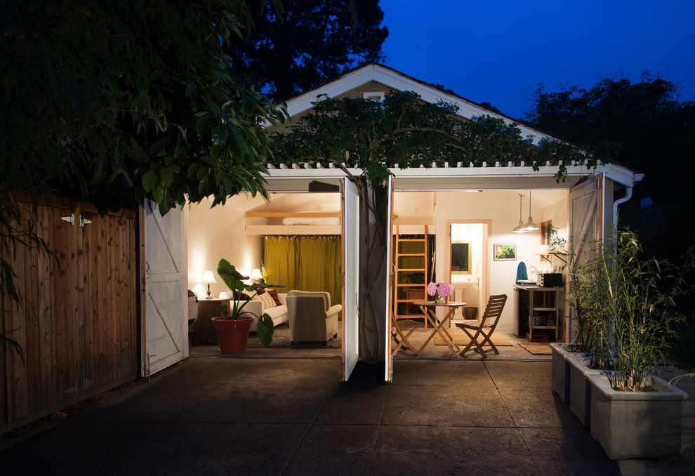 This is an example of a farmhouse guesthouse in Santa Barbara.