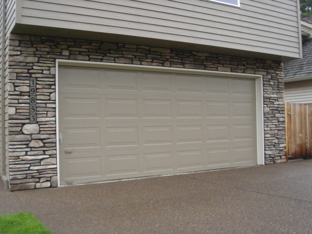 This is an example of a traditional garage in Portland.