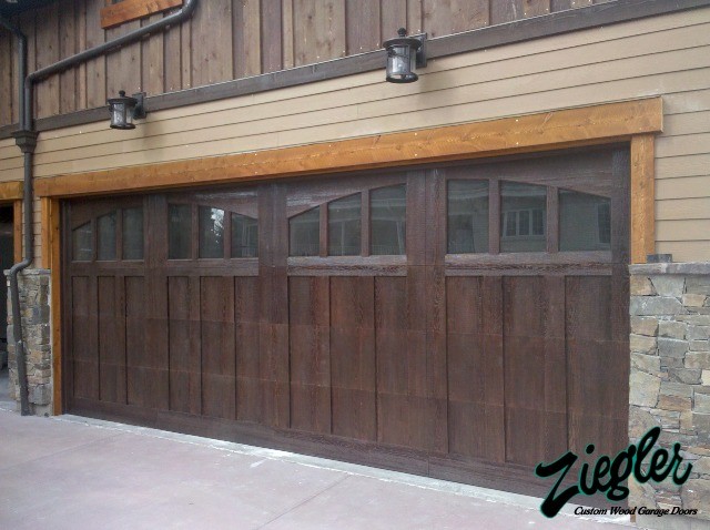 Example of a classic garage design in Orange County