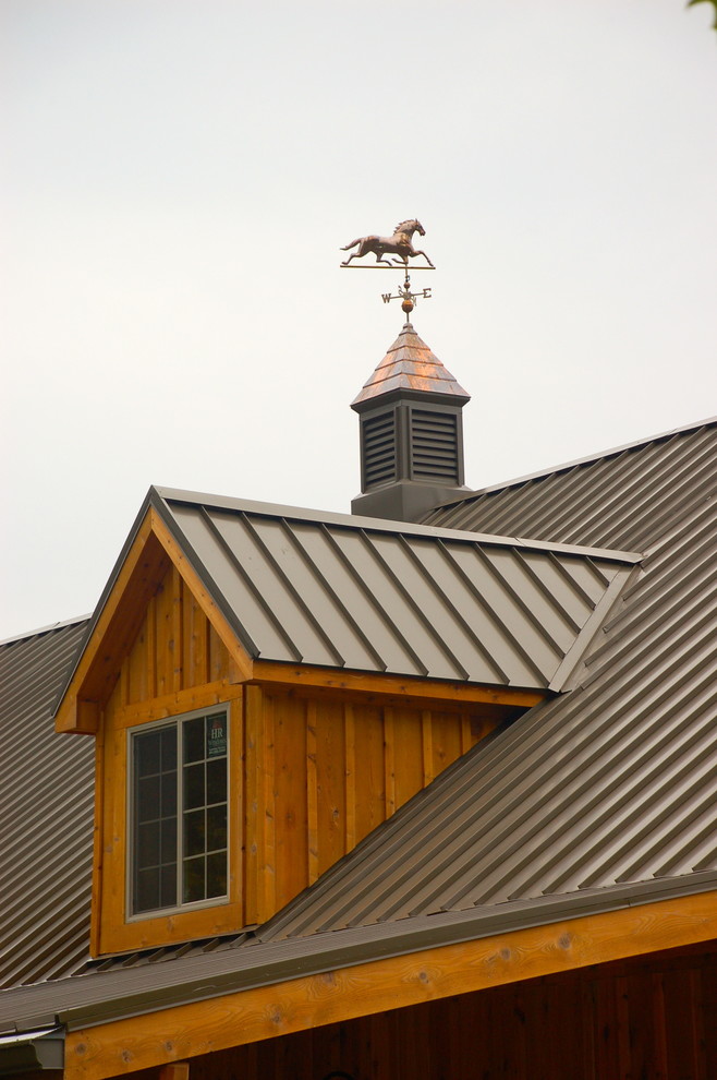 Example of a huge classic detached barn design in Nashville