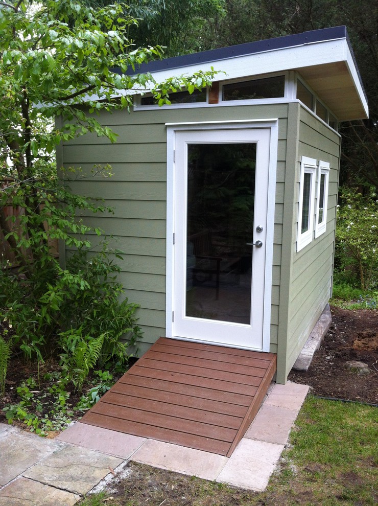 Example of a trendy shed design in Vancouver