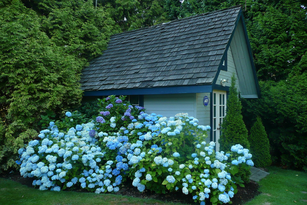 This is an example of a traditional garden shed in Vancouver.