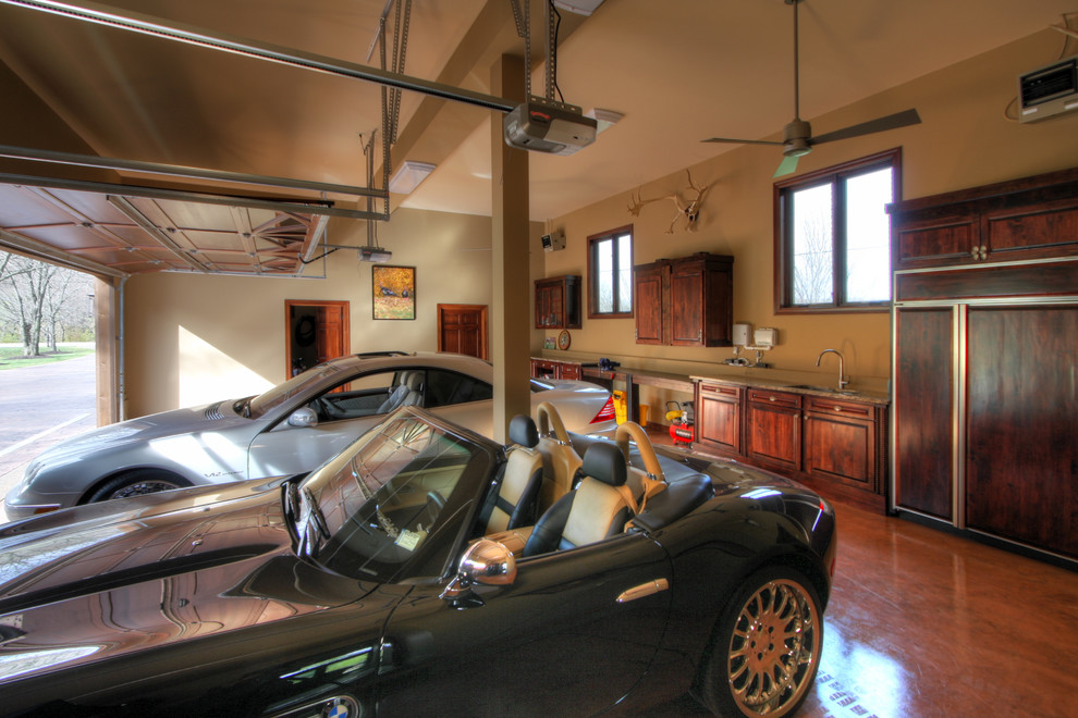 Свежая идея для дизайна: гараж в стиле рустика - отличное фото интерьера