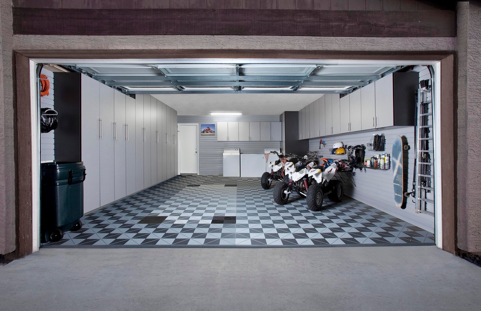 Immagine di garage e rimesse moderni