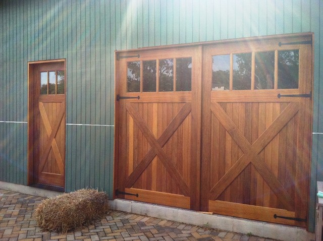 Garage Doors - Montagne - Abri - Washington, D.C. - Par Clingerman ...