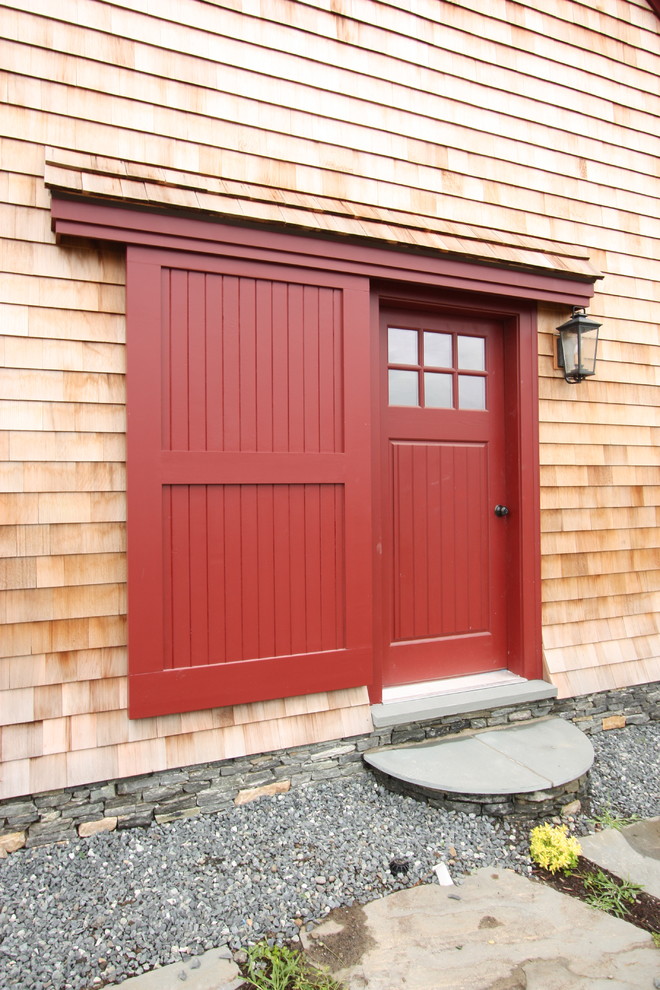 Example of a farmhouse shed design in Providence