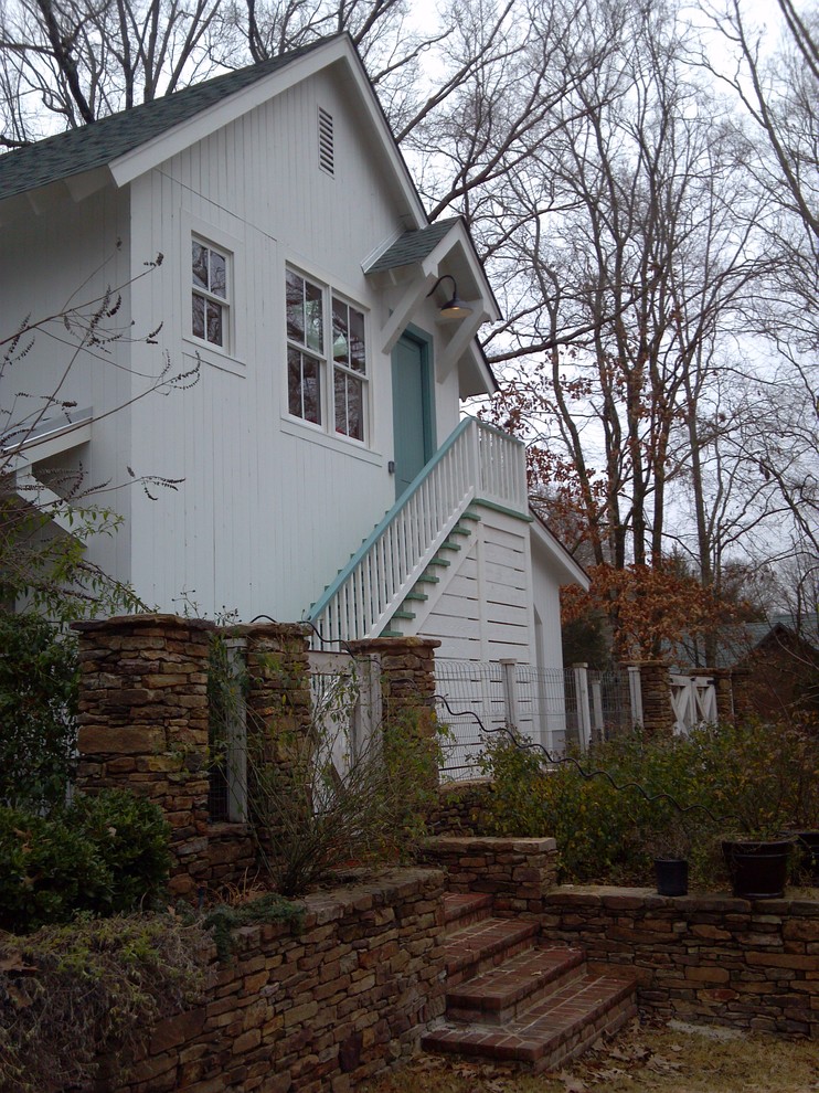 Inspiration for a cottage shed remodel in Nashville